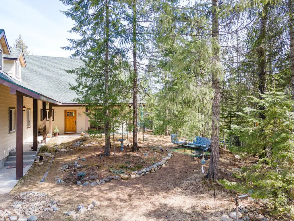 762 Geenen Road Cocolalla ID 83813