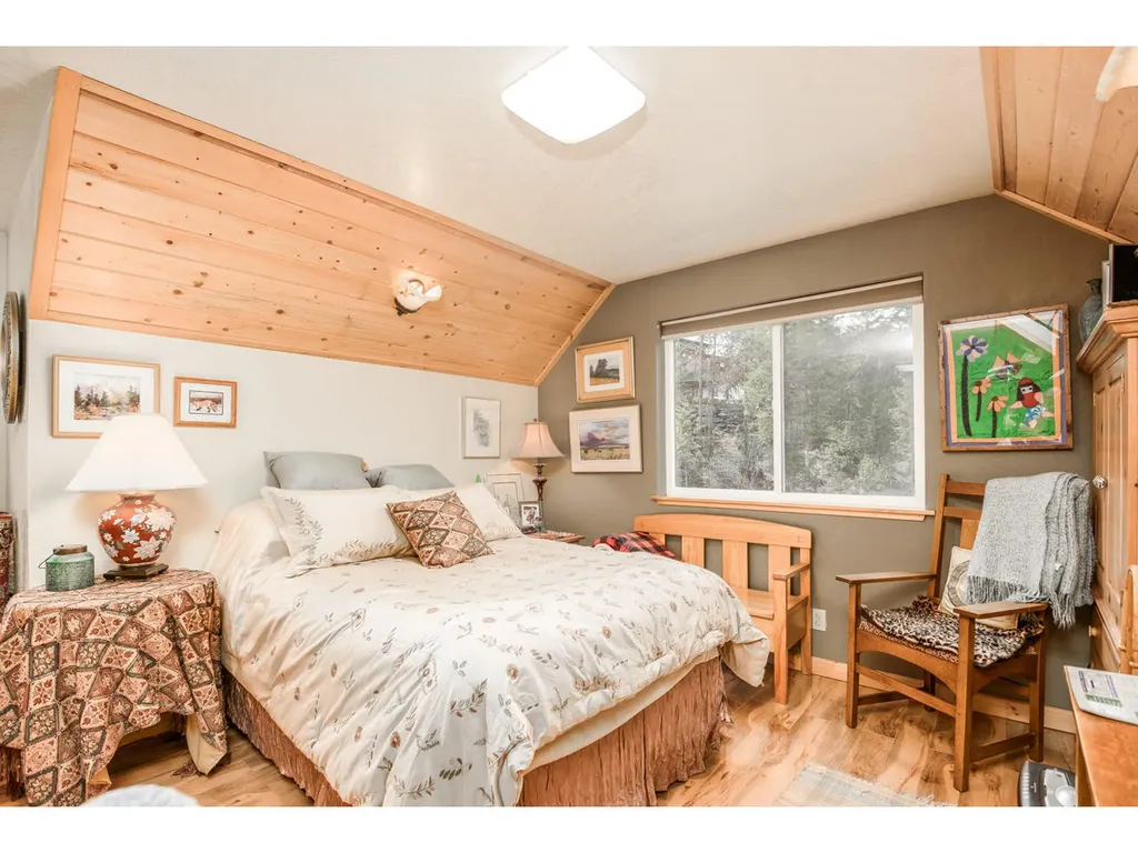 762 Geenen Road Cocolalla ID 83813