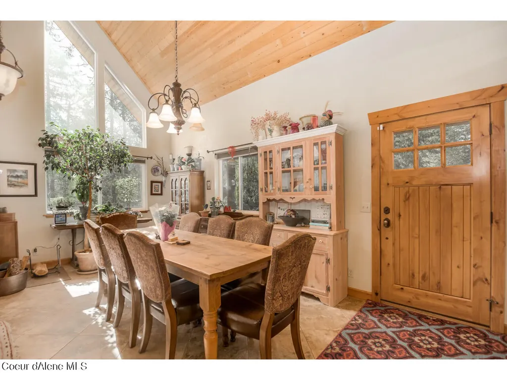 762 Geenen Road Cocolalla ID 83813