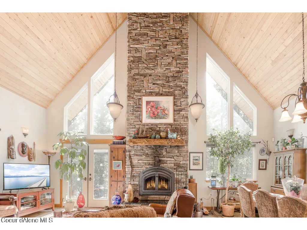 762 Geenen Road Cocolalla ID 83813