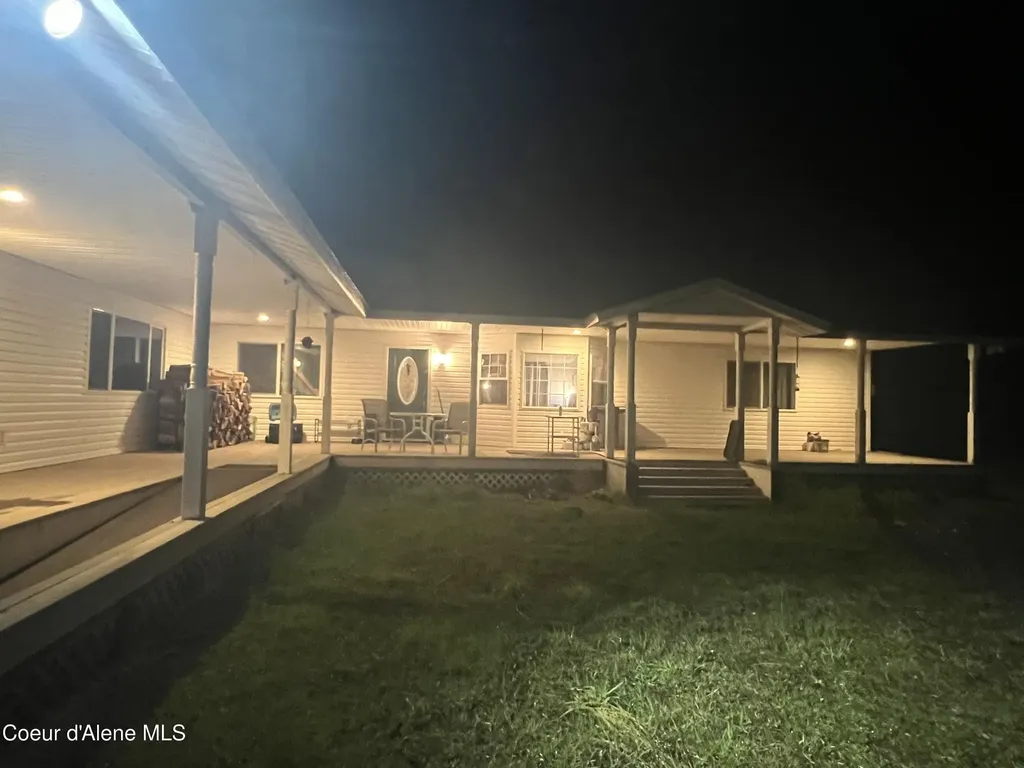 8924 E Black Bear Road Athol ID 83801