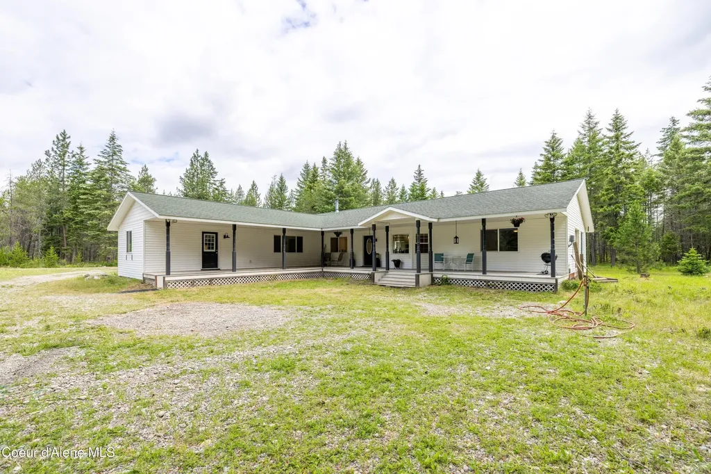 8924 E Black Bear Road Athol ID 83801