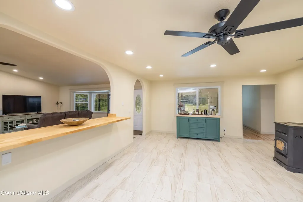 8924 E Black Bear Road Athol ID 83801