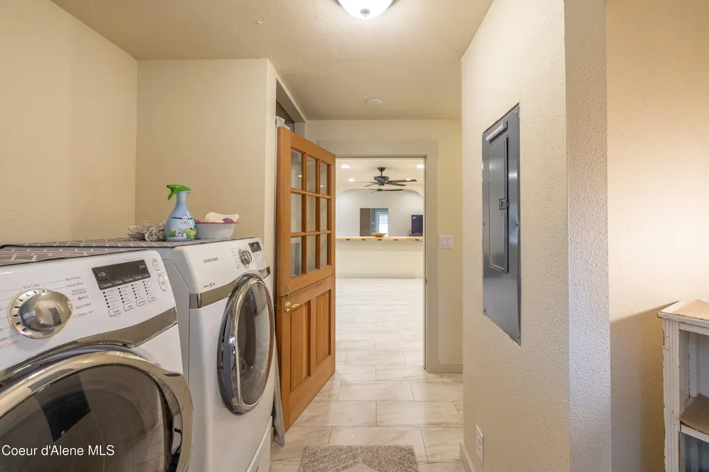 8924 E Black Bear Road Athol ID 83801