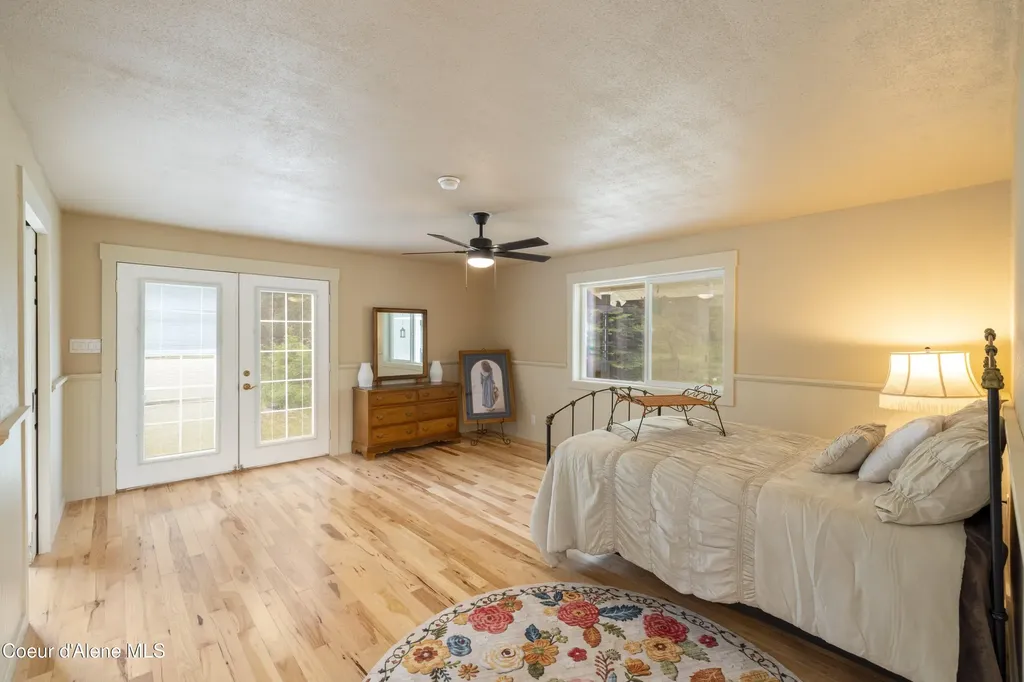 8924 E Black Bear Road Athol ID 83801