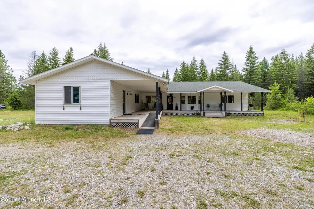 8924 E Black Bear Road Athol ID 83801