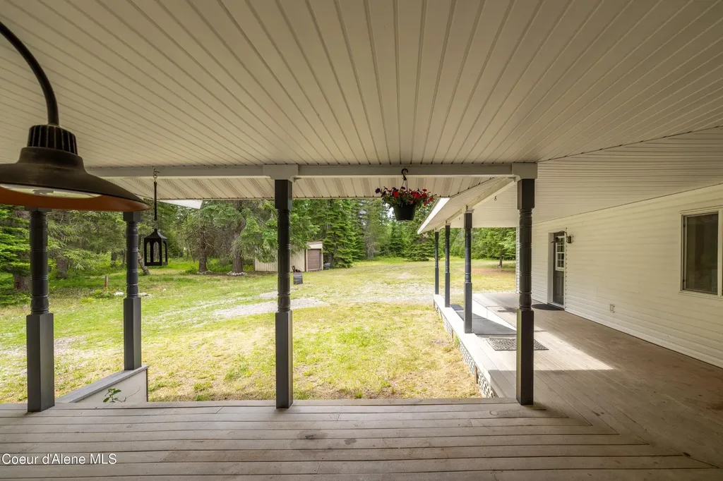 8924 E Black Bear Road Athol ID 83801