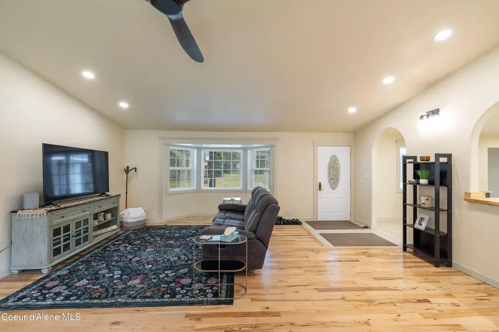 8924 E Black Bear Road Athol ID 83801