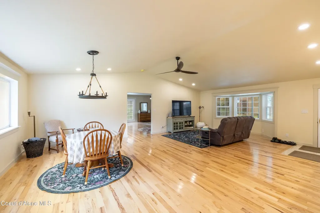 8924 E Black Bear Road Athol ID 83801