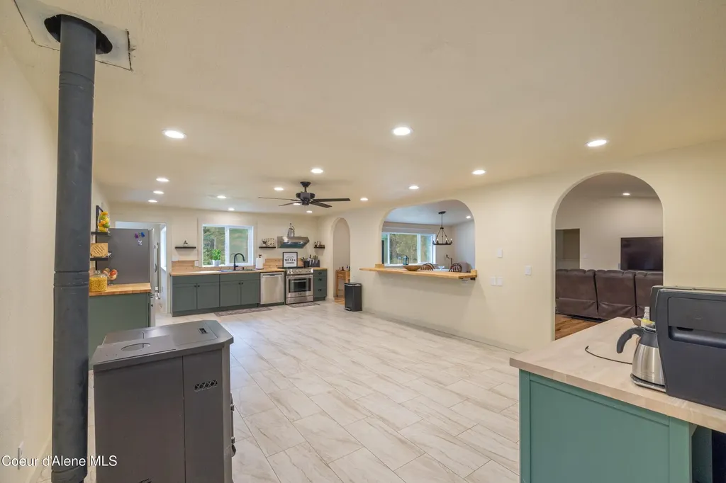 8924 E Black Bear Road Athol ID 83801