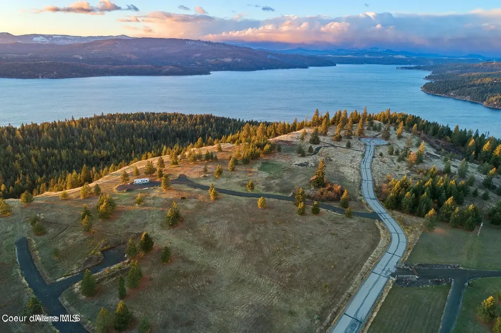 L4 B1 Hawk Road Harrison ID 83833