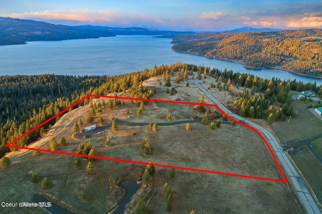 L4 B1 Hawk Road Harrison ID 83833