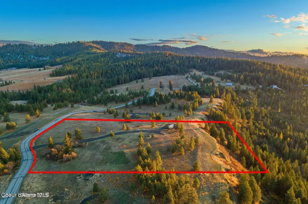 L4 B1 Hawk Road Harrison ID 83833