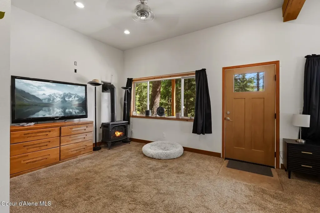 2206 Gypsy Bay Road Sagle ID 83860