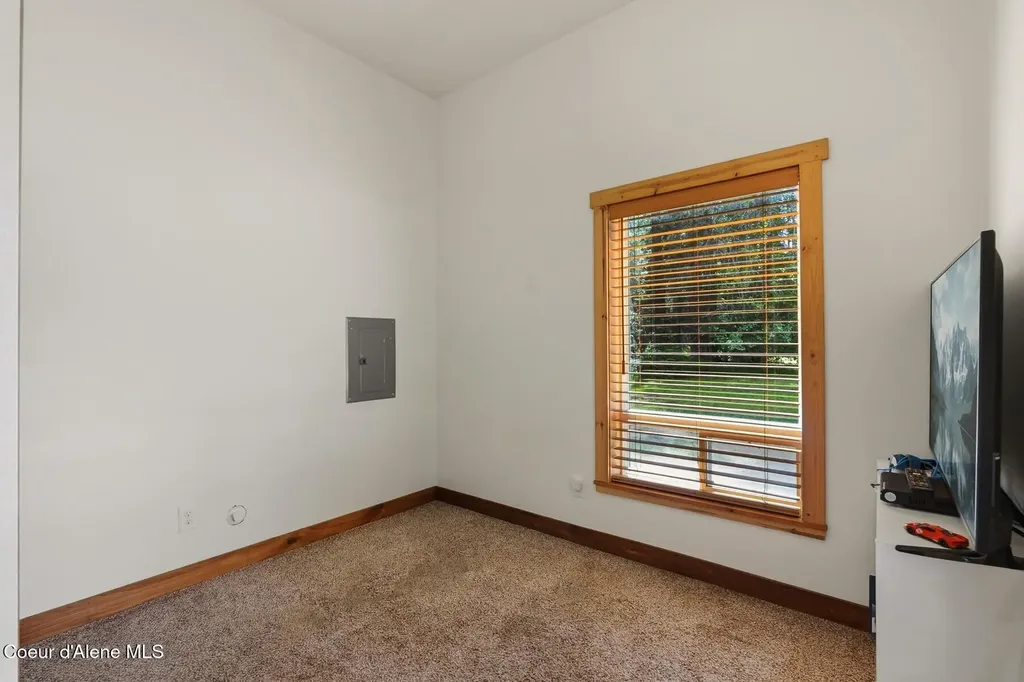 2206 Gypsy Bay Road Sagle ID 83860