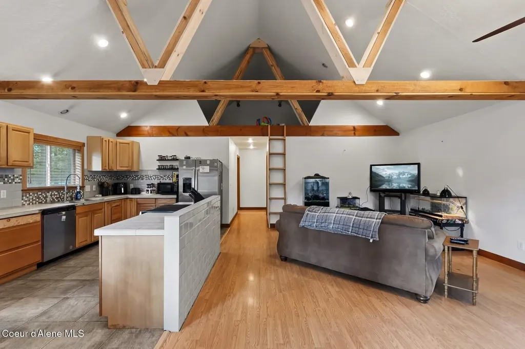 2206 Gypsy Bay Road Sagle ID 83860