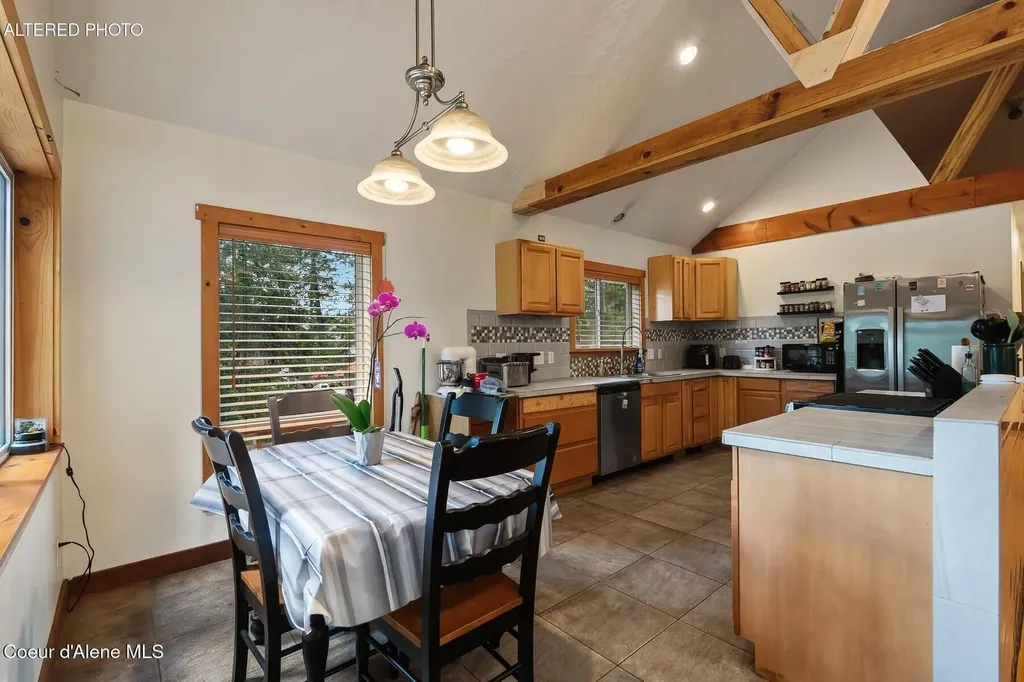 2206 Gypsy Bay Road Sagle ID 83860