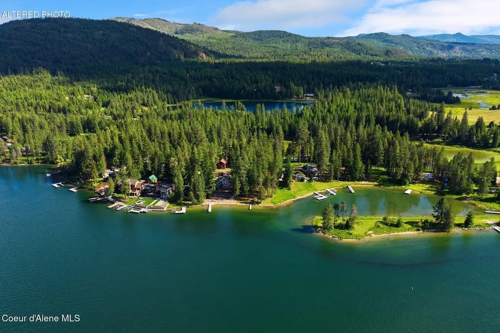 2206 Gypsy Bay Road Sagle ID 83860