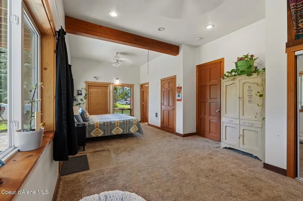 2206 Gypsy Bay Road Sagle ID 83860