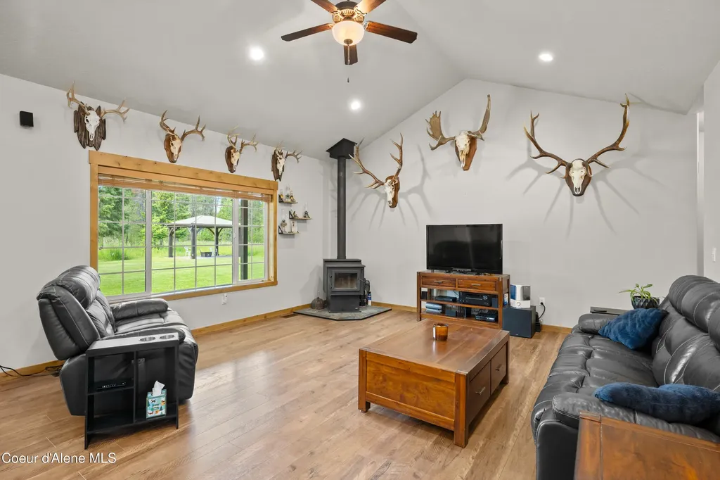8436 E Snowy Lane Athol ID 83801