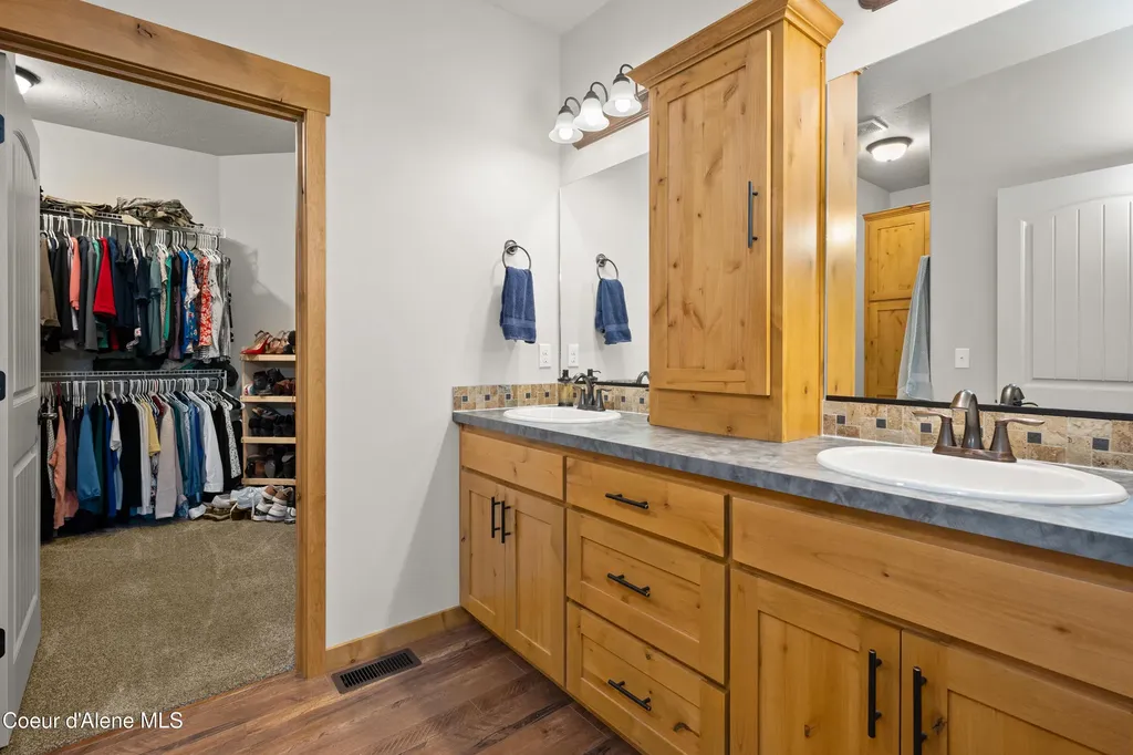 8436 E Snowy Lane Athol ID 83801