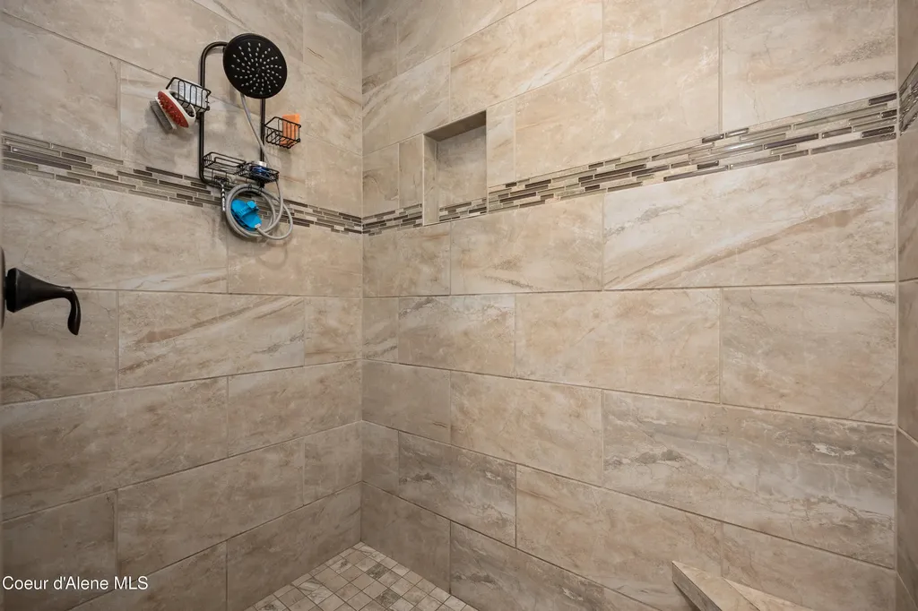 8436 E Snowy Lane Athol ID 83801