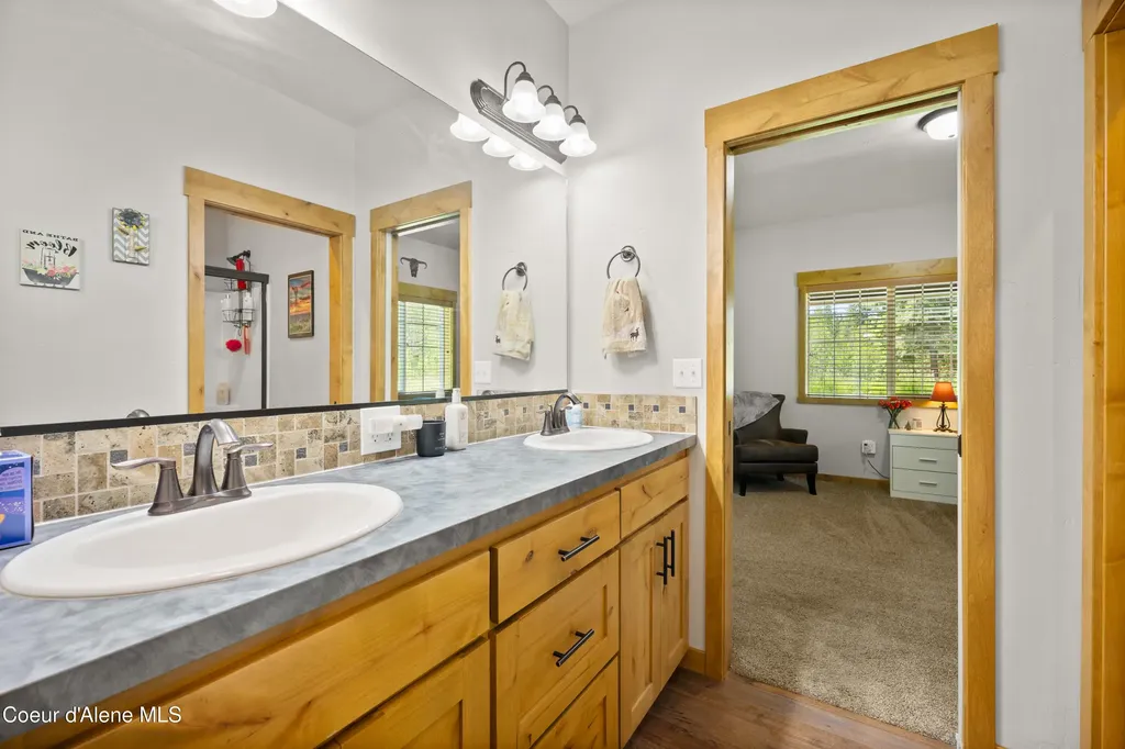 8436 E Snowy Lane Athol ID 83801