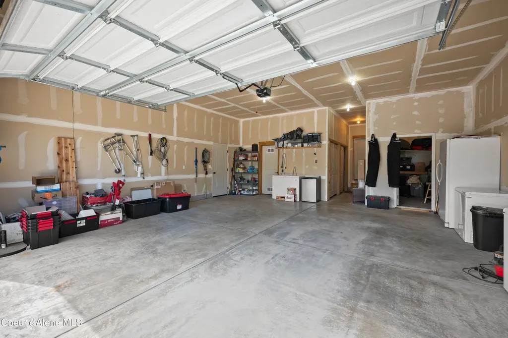 8436 E Snowy Lane Athol ID 83801