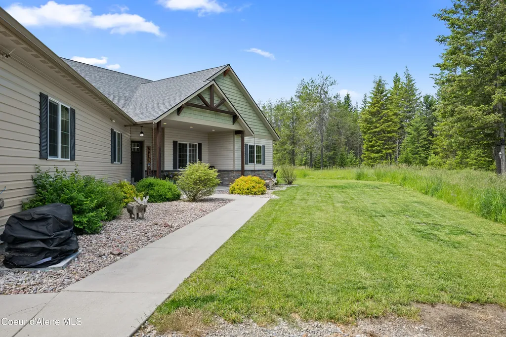 8436 E Snowy Lane Athol ID 83801