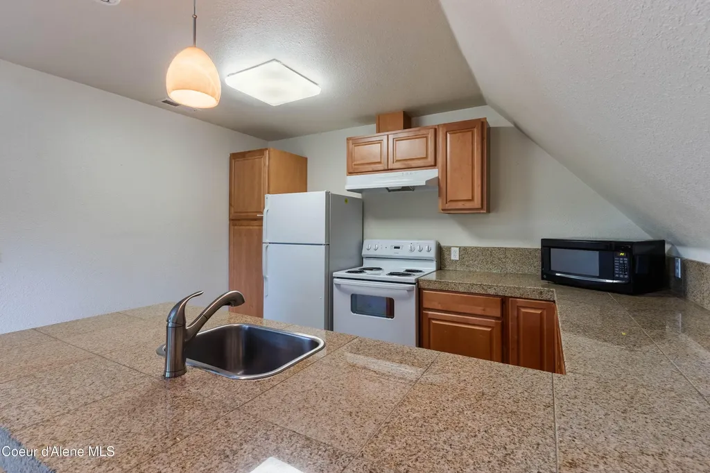 2385 Sunnyside Road Sandpoint ID 83864