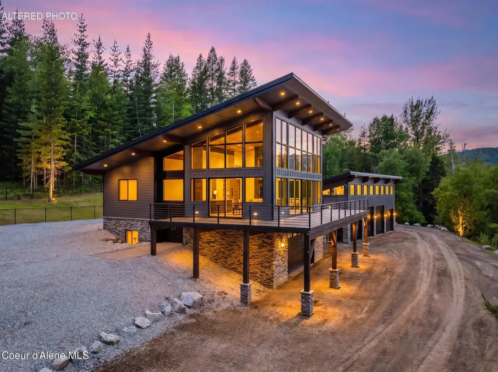 2282 N North Center Valley Road Sandpoint ID 83864