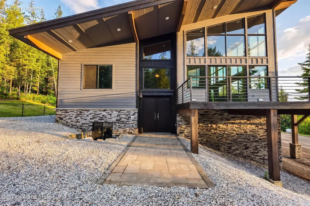 2282 N North Center Valley Road Sandpoint ID 83864