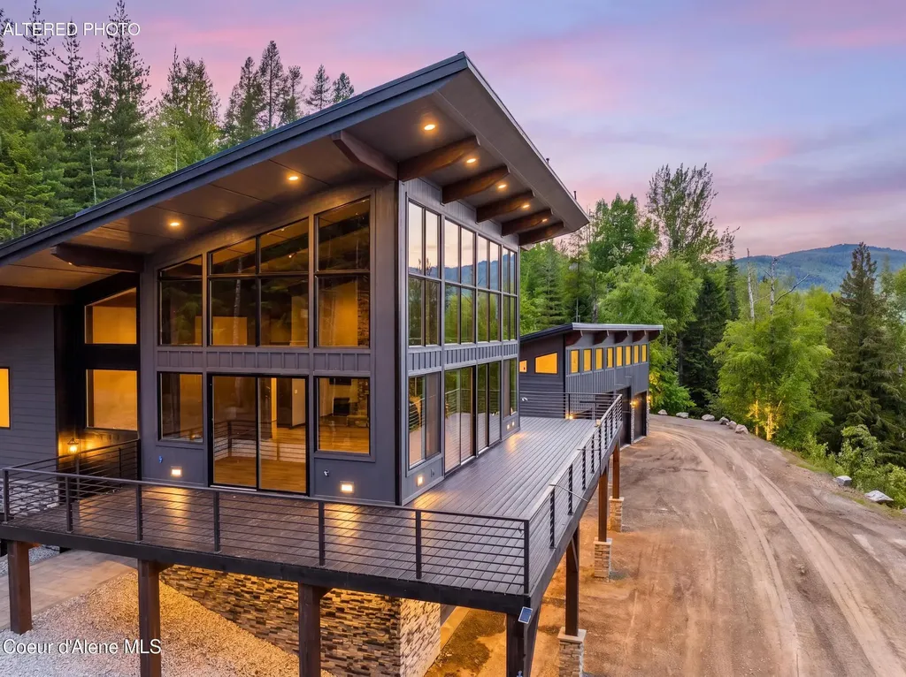 2282 N North Center Valley Road Sandpoint ID 83864