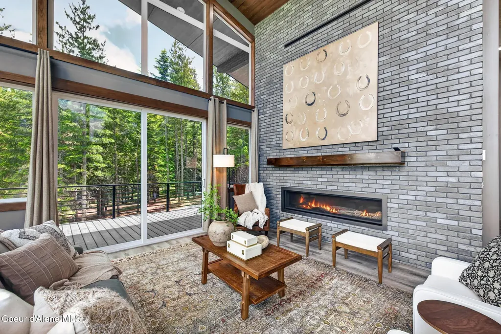 2282 N North Center Valley Road Sandpoint ID 83864