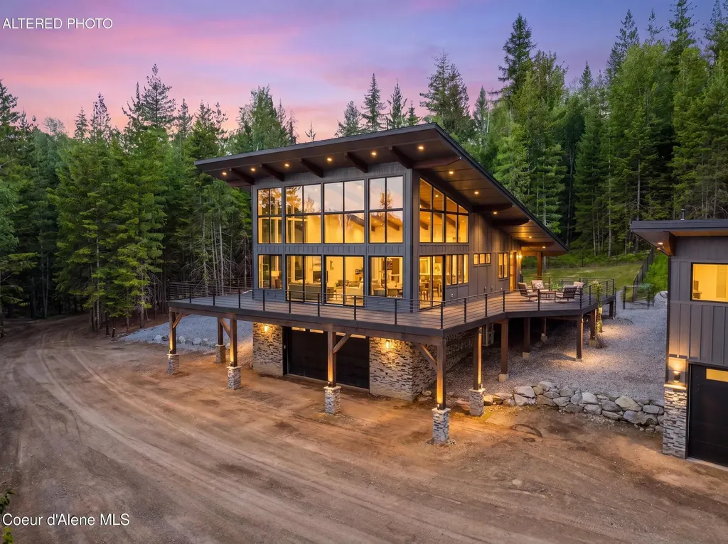2282 N North Center Valley Road Sandpoint ID 83864