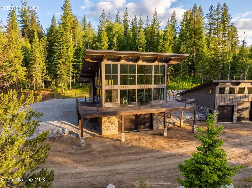 2282 N North Center Valley Road Sandpoint ID 83864