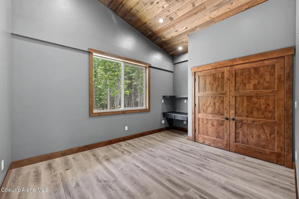 2282 N North Center Valley Road Sandpoint ID 83864