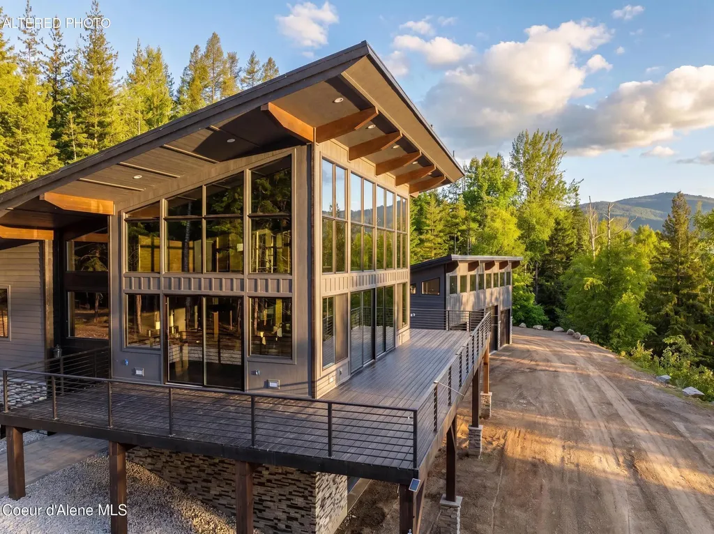 2282 N North Center Valley Road Sandpoint ID 83864