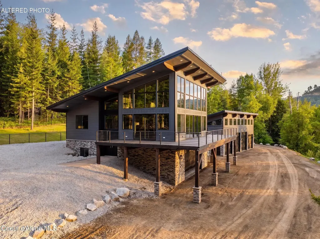 2282 N North Center Valley Road Sandpoint ID 83864