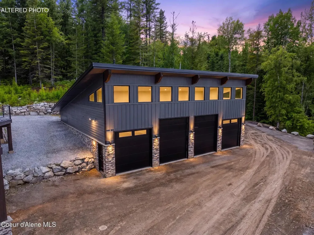 2282 N North Center Valley Road Sandpoint ID 83864