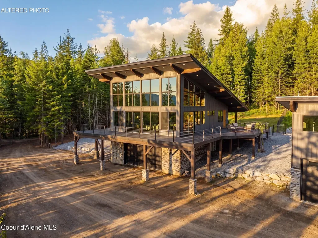 2282 N North Center Valley Road Sandpoint ID 83864