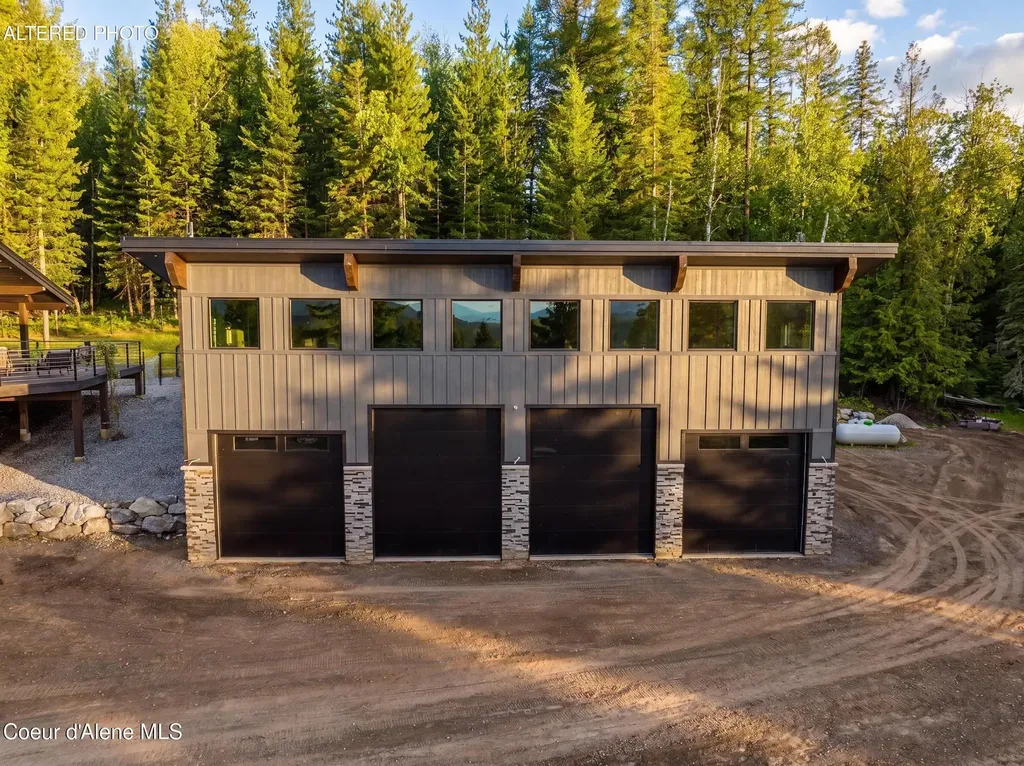 2282 N North Center Valley Road Sandpoint ID 83864