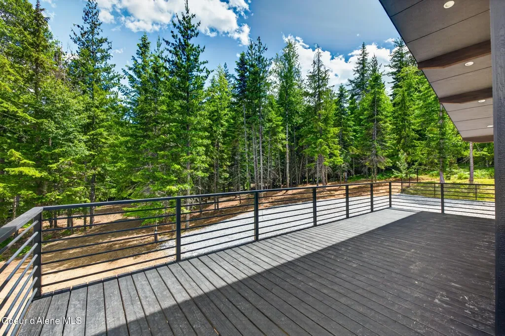 2282 N North Center Valley Road Sandpoint ID 83864