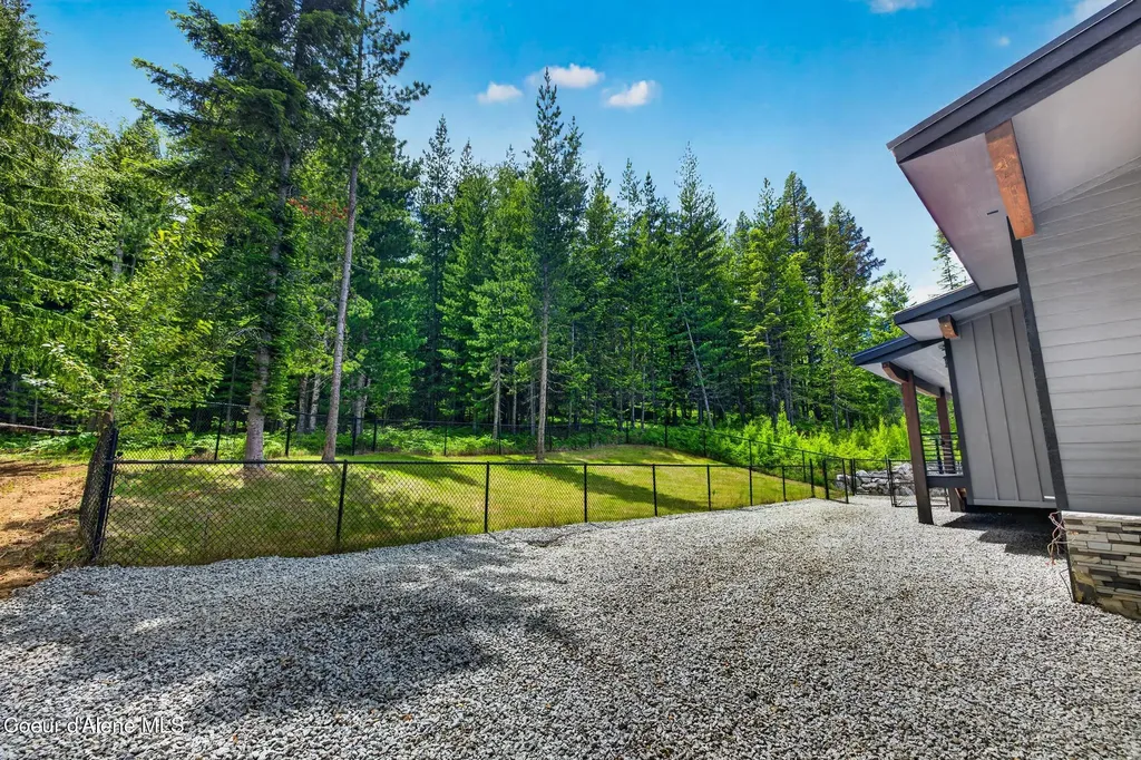 2282 N North Center Valley Road Sandpoint ID 83864