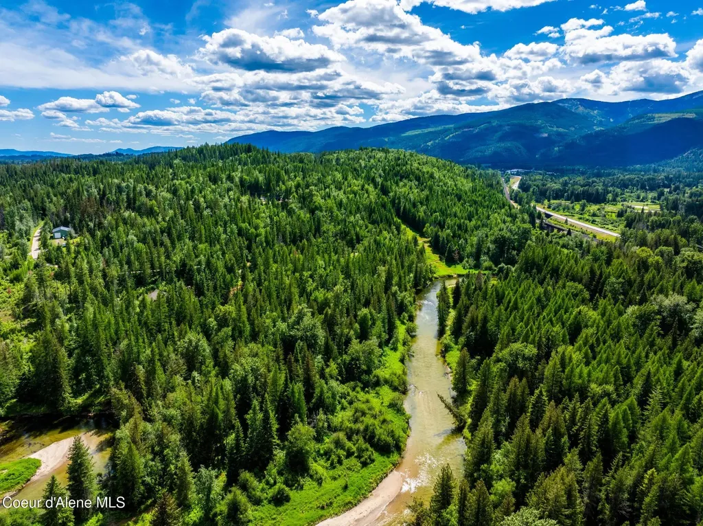 2282 N North Center Valley Road Sandpoint ID 83864