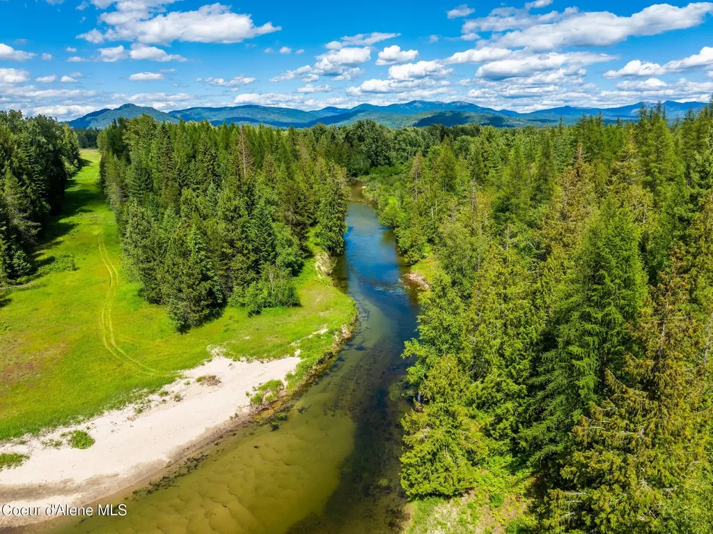 2282 N North Center Valley Road Sandpoint ID 83864