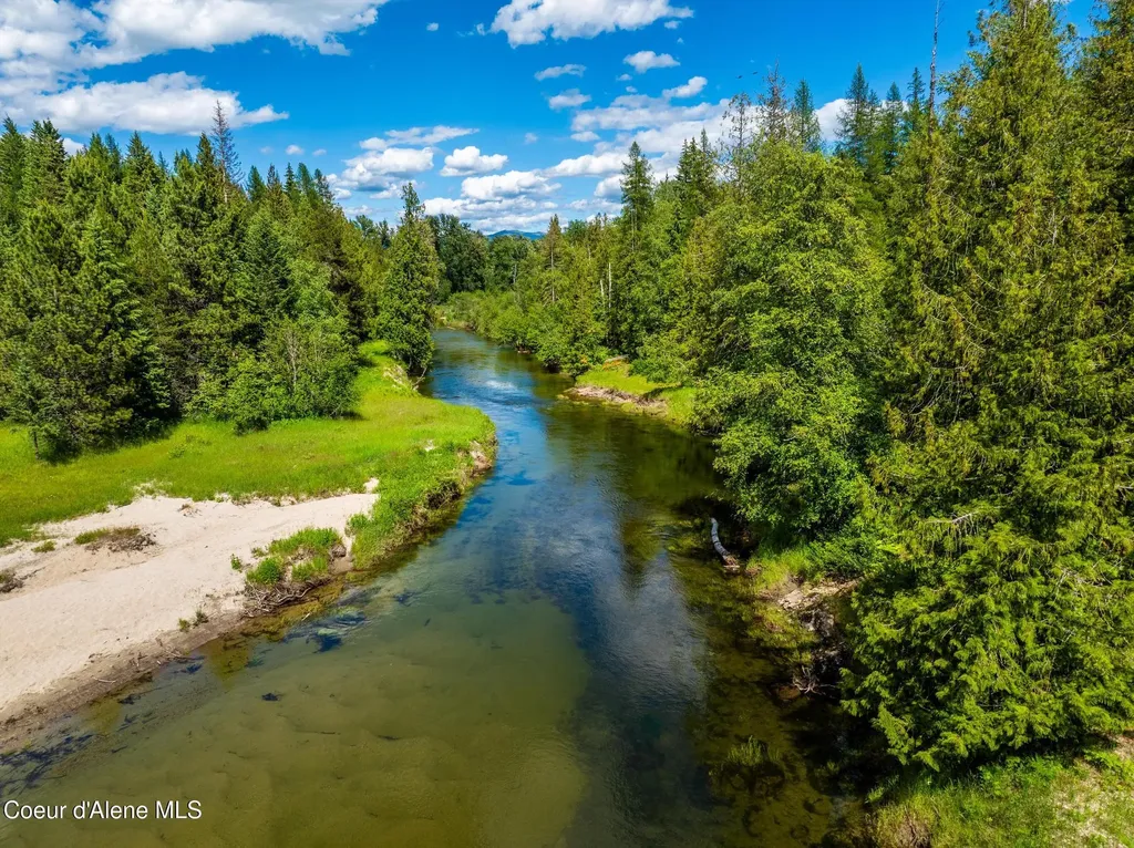 2282 N North Center Valley Road Sandpoint ID 83864