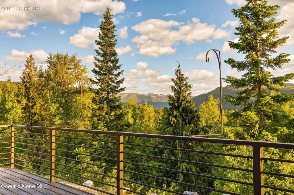 2282 N North Center Valley Road Sandpoint ID 83864
