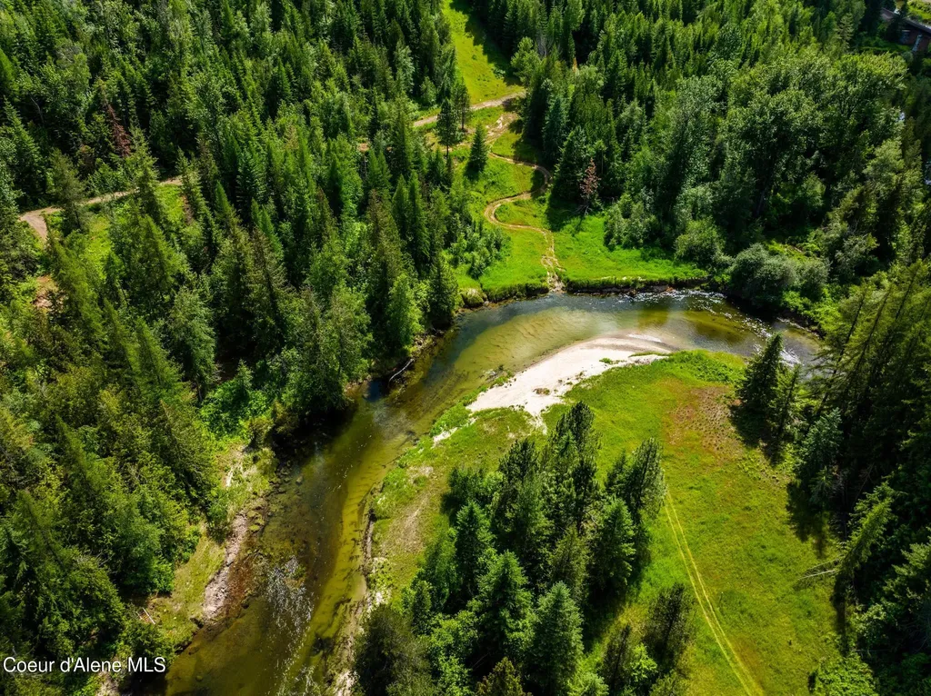 2282 N North Center Valley Road Sandpoint ID 83864