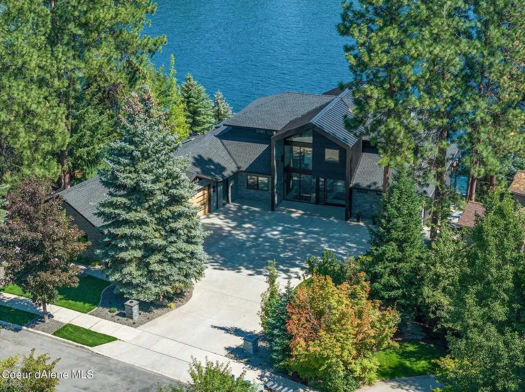 1014 S Riverside Harbor Drive Post Falls ID 83854